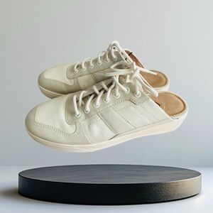 ZAC ZACPOSEN WOMEN’S ASHLEY SNEAKER SIZE 10 WHITE COLOR.